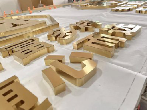 柳州拉丝不锈钢字的特点。